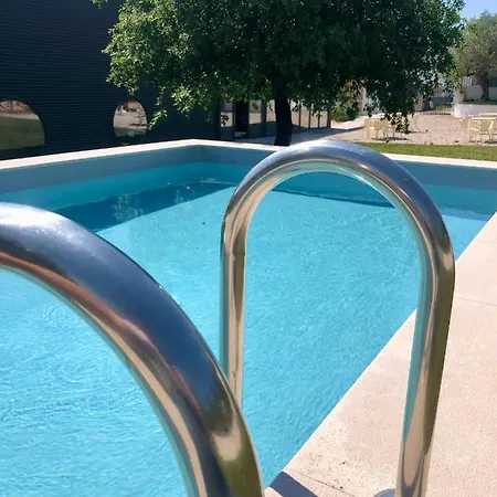 Pia Do Urso Хостел *